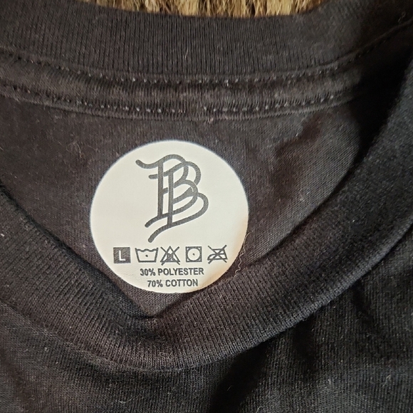 T Shirt - Picture 3 of 4